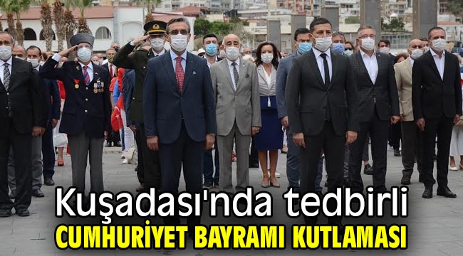 Kuşadası'nda tedbirli Cumhuriyet Bayramı kutlaması