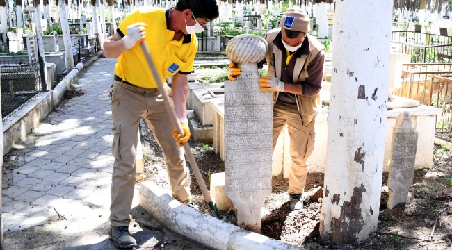 Tarihi mezar taşları geçmişe ışık tutacak!