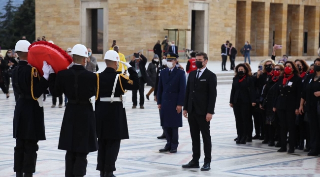 Kuzey Ege Kent Konseyleri'nden Anıtkabir ziyareti