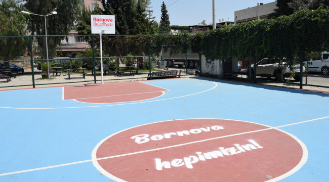 Bornova'da parklar yenileniyor