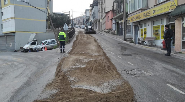 Konak Belediyesi buzlanmaya karşı önlem aldı