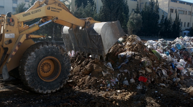 Bornova'da kaçak moloza geçit yok