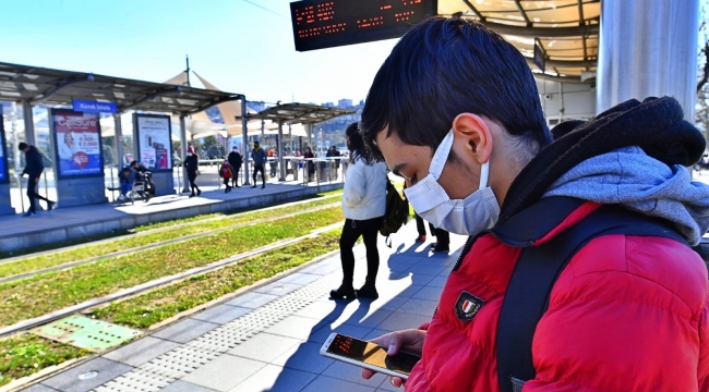 İzmir Büyükşehir Belediyesi'nin ücretsiz internet hizmeti yayılıyor