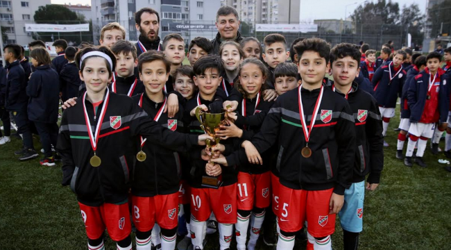 Karşıyaka'da futbol şöleni