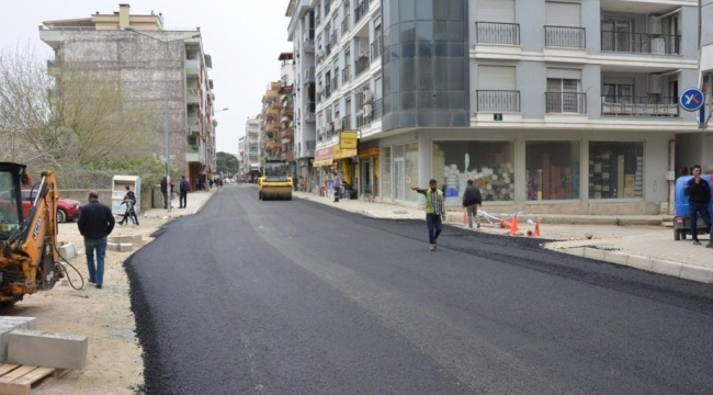 Altyapı çalışmalarının tamamlandığı sokaklarda yolların yapımına başlandı