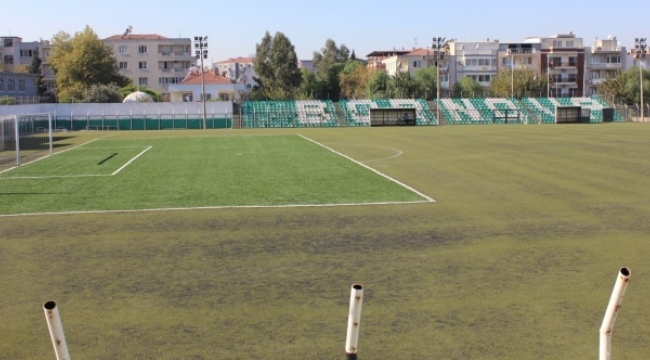 Bornova Şehir Stadı fikir birliğiyle yenileniyor