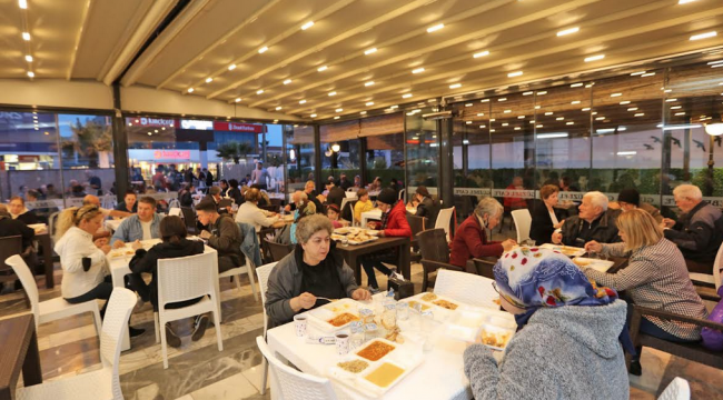 Güzelbahçe'de iftar yemeği verildi