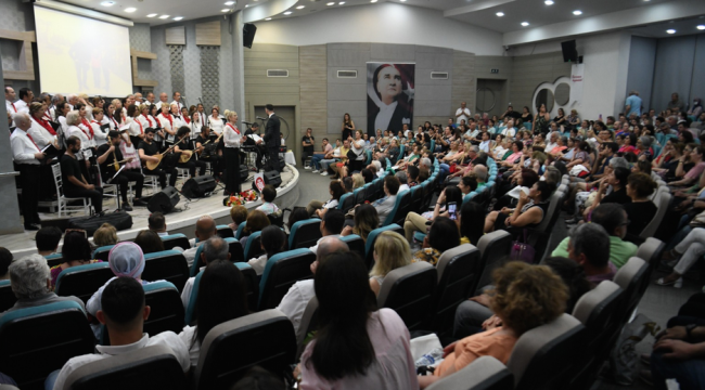 Bornova'da sağlık emekçileri anısına konser