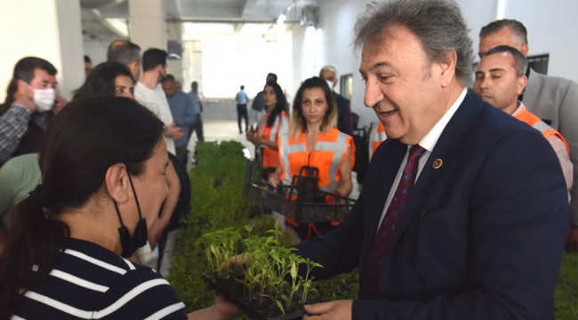 Bornovalılara  ücretsiz meyve fidanı