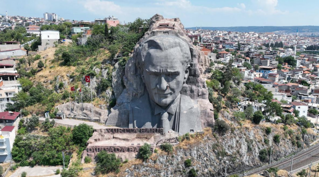 Buca'da Atatürk Maskı'na yaz bakımı