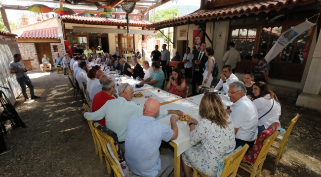 İzmir Valisi Köşger, Narlıdere'yi ziyaret etti