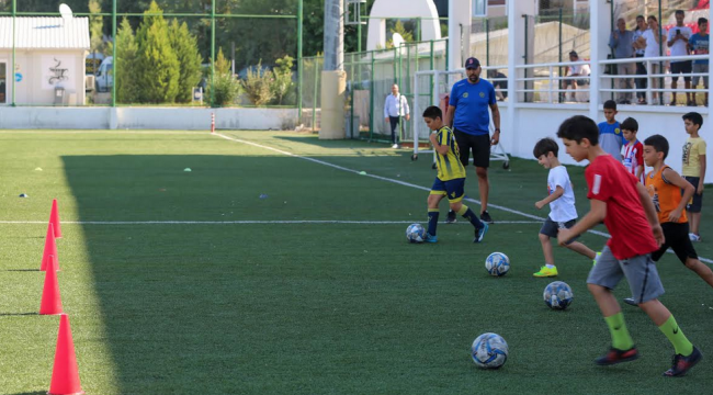 Buca Belediyesi'nden futbol kursu