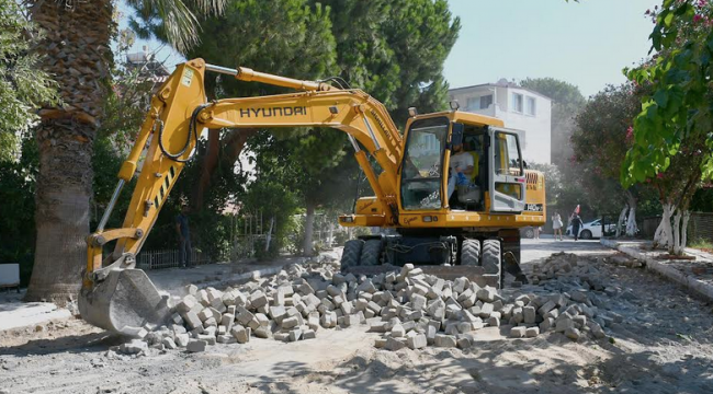 Ada'da, Kadınlar Mahallesi yolları yenileniyor