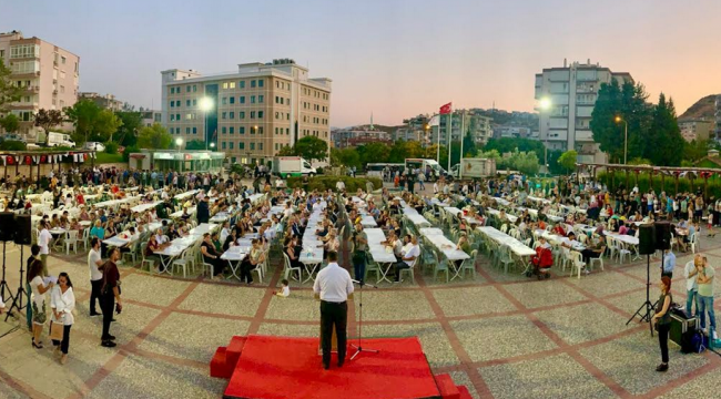 Karşıyaka Belediyesi, Muharrem Ayı dolayısıyla iftar programı düzenledi