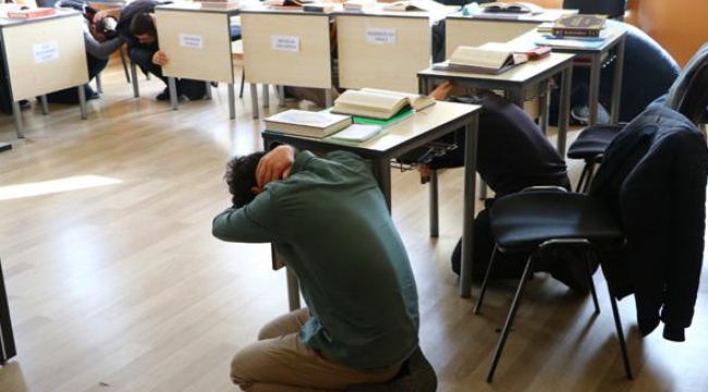 Bugün ülke genelinde saat 18.57'de deprem tatbikatı yapılacak