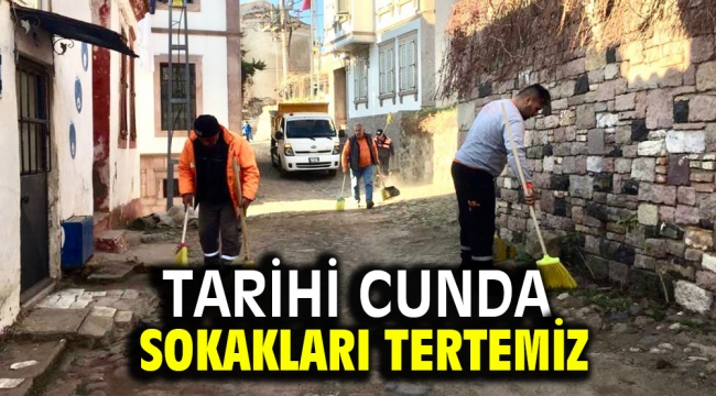 Tarihi Cunda sokakları tertemiz