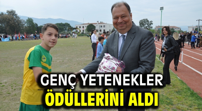 GENÇ YETENEKLER ÖDÜLLERİNİ ALDI