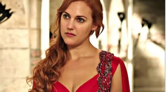 Muhteşem Yüzyıl'ın Hürrem Sultan'ı Meryem Uzerli, Riyadlı bir ailenin yemeğine katıldı