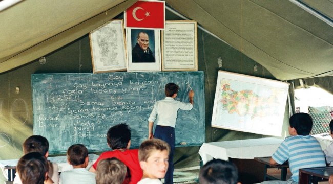 Atatürk'ün ünlü portresi MEB arşivinde