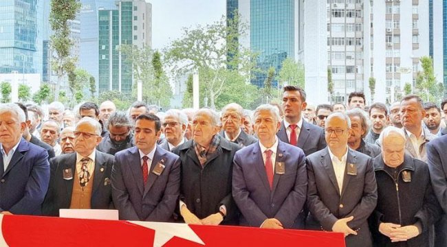 Türkiye'nin kalbine dokunan cerrah... Prof. Dr. Cevat Yakut'a veda