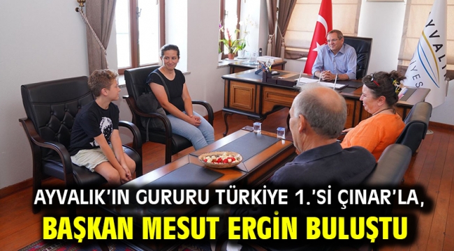 Ayvalık'ın Gururu Türkiye 1.'Si Çınar'la, Başkan Mesut Ergin Buluştu