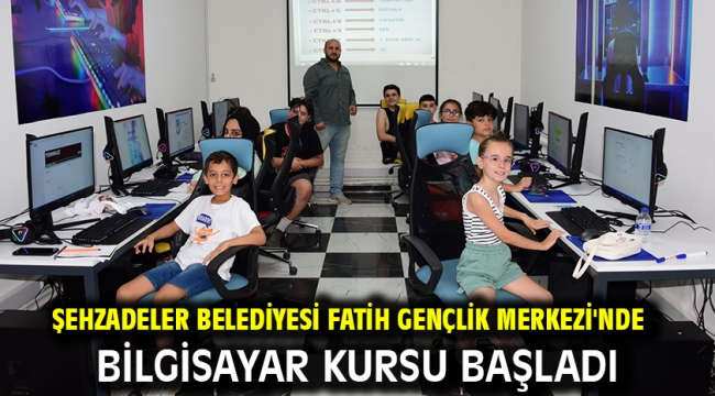 Şehzadeler Belediyesi Fatih Gençlik Merkezi'nde Bilgisayar Kursu Başladı