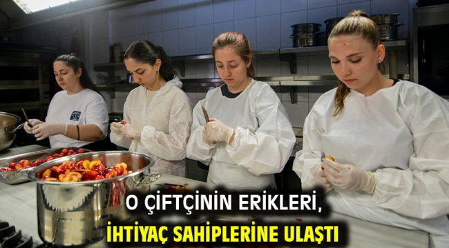 O çiftçinin erikleri, ihtiyaç sahiplerine ulaştı