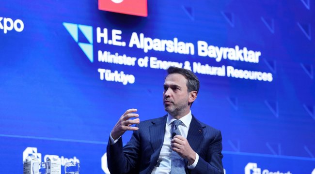 Bakan Bayraktar: 2035 yılında yenilenebilir enerji gücümüzü 100 gigavata çıkarmak istiyoruz