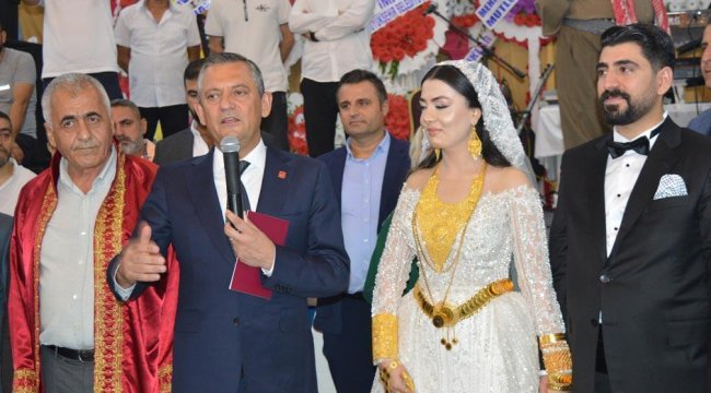 CHP Genel Başkanı Özgür Özel, Mardin'de düğüne katıldı