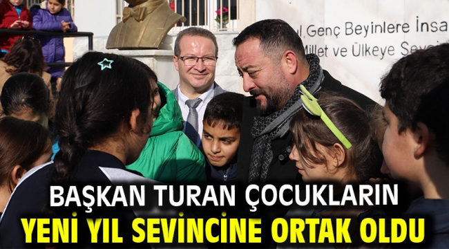 Başkan Turan çocukların yeni yıl sevincine ortak oldu