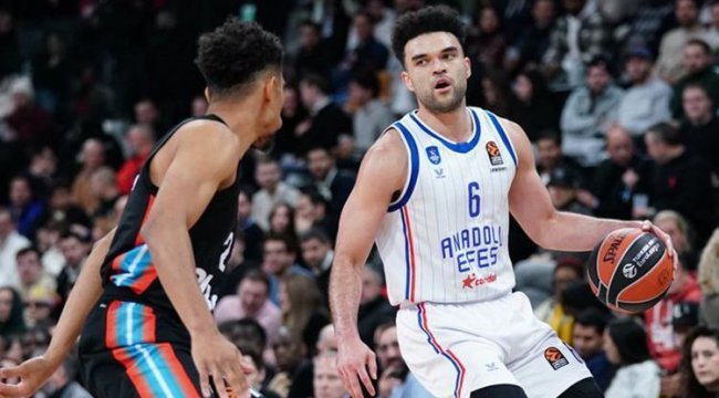 Anadolu Efes, Paris'te kaybetti