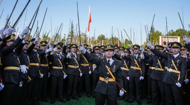 'Bizler Atatürk'ün önce sıra sonra silah arkadaşı olduk'