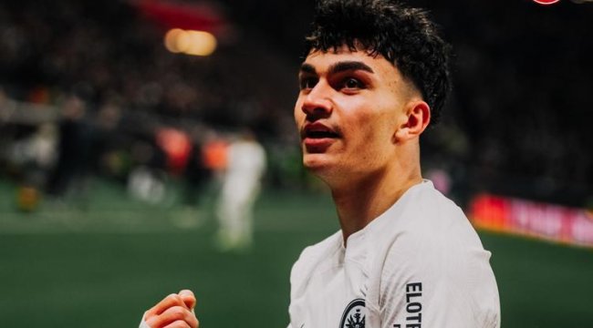 Can Uzun'dan harika gol, Altay Bayındır'lı Manchester United 90+2'de güldü! 