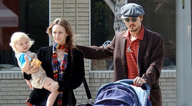 Johnny Depp ile Vanessa Paradis'in oğlu Jack barmen oldu